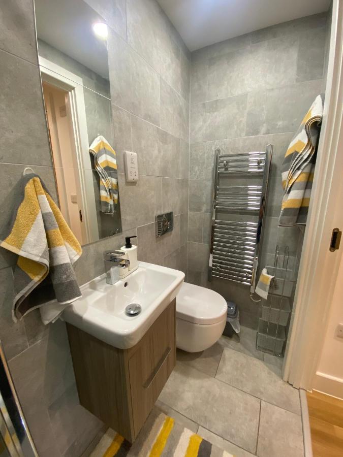 Modern 2 Bed Apartment With Juliet Balcony - Dhb Stays Leeds (West Yorkshire) Exterior foto